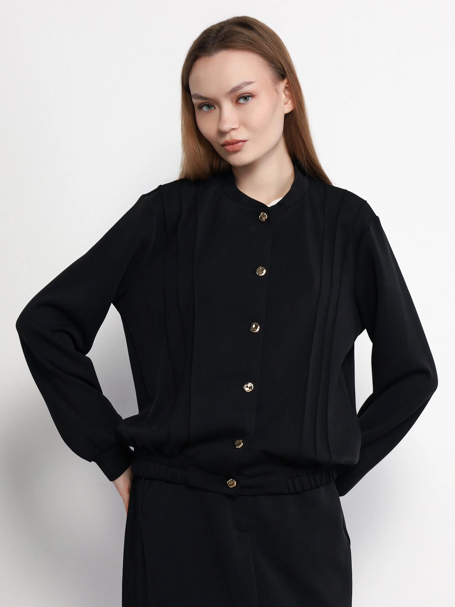 Жакет трикотажный черного цвета прямого кроя